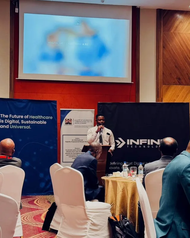 Malcom Mudhungwaza presenting at a healthcare digital economy event